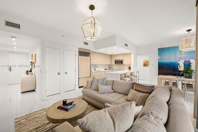 6899 Collins Ave 1810, Miami Beach, FL 33141