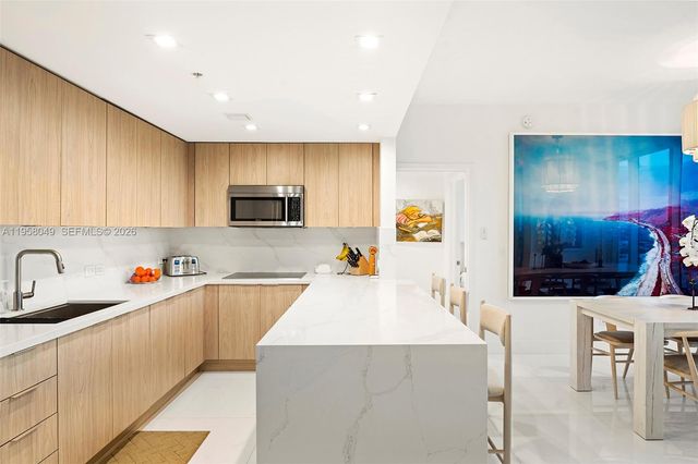 6899 Collins Ave 1810, Miami Beach, FL 33141