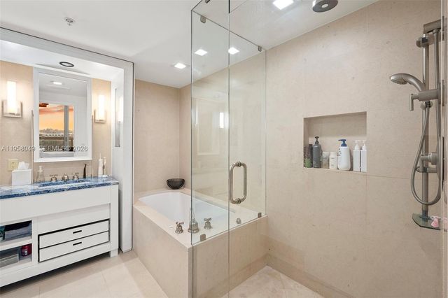 6899 Collins Ave 1810, Miami Beach, FL 33141