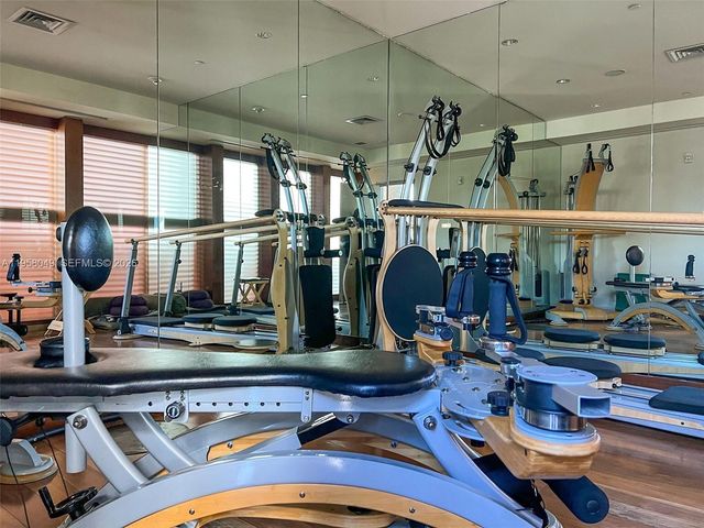 6899 Collins Ave 1810, Miami Beach, FL 33141