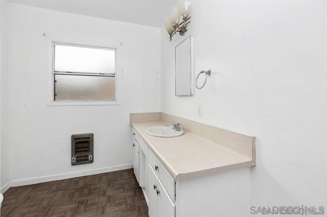 160 N Del Mar Ave, Chula Vista, CA 91910