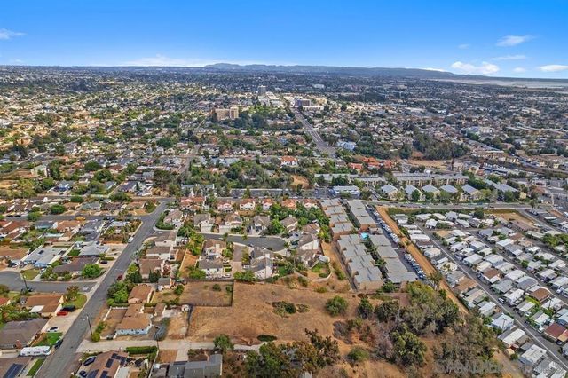 160 N Del Mar Ave, Chula Vista, CA 91910