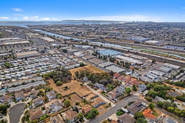 160 N Del Mar Ave, Chula Vista, CA 91910