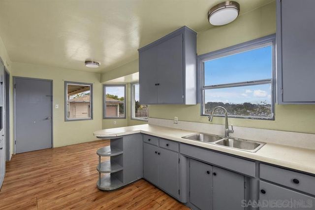 160 N Del Mar Ave, Chula Vista, CA 91910