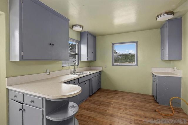 160 N Del Mar Ave, Chula Vista, CA 91910