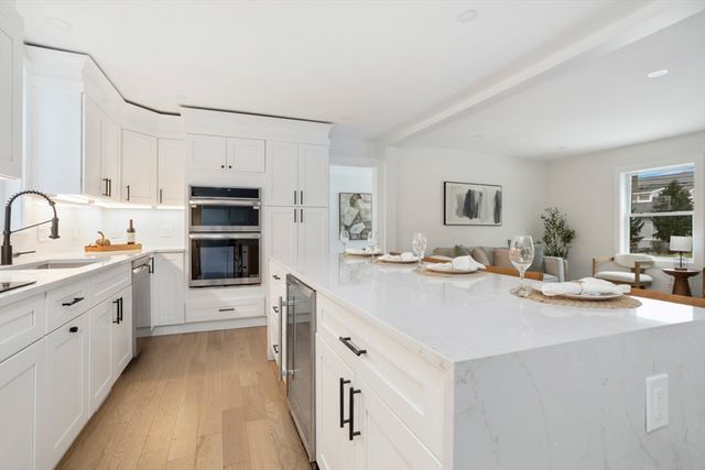 63 Kellogg St, Framingham, MA 01701