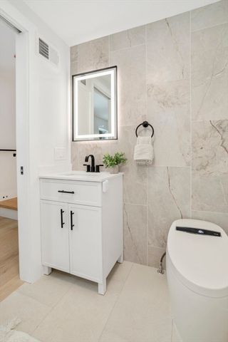 63 Kellogg St, Framingham, MA 01701