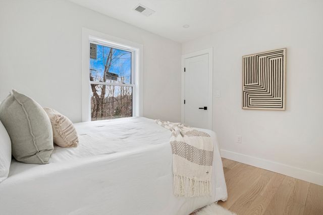 63 Kellogg St, Framingham, MA 01701