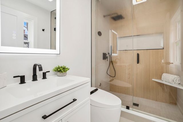 63 Kellogg St, Framingham, MA 01701