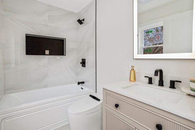 63 Kellogg St, Framingham, MA 01701