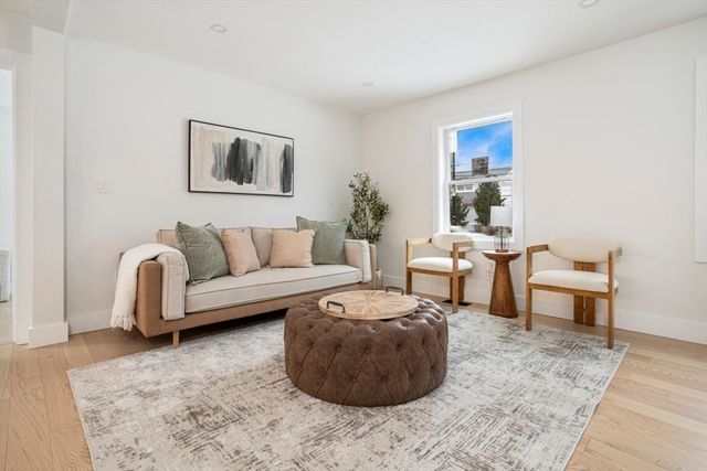 63 Kellogg St, Framingham, MA 01701