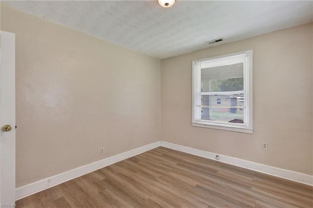 1220 32nd ST, Newport News, VA 23607