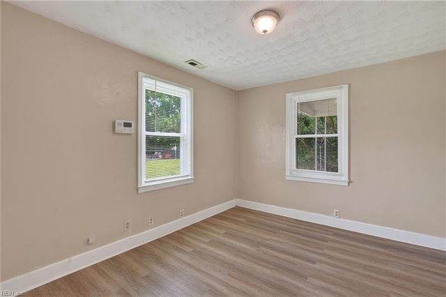 1220 32nd ST, Newport News, VA 23607