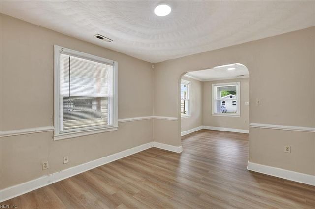 1220 32nd ST, Newport News, VA 23607