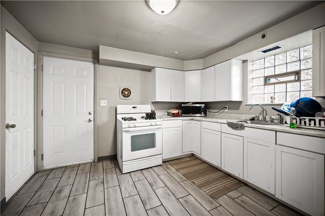 812 Neel St, Homestead, PA 15120