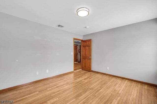 10 Red Robin Way, Raritan Twp., NJ 08822