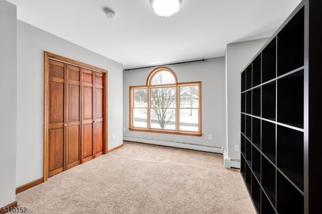 10 Red Robin Way, Raritan Twp., NJ 08822