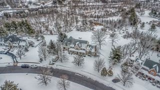 10 Red Robin Way, Raritan Twp., NJ 08822