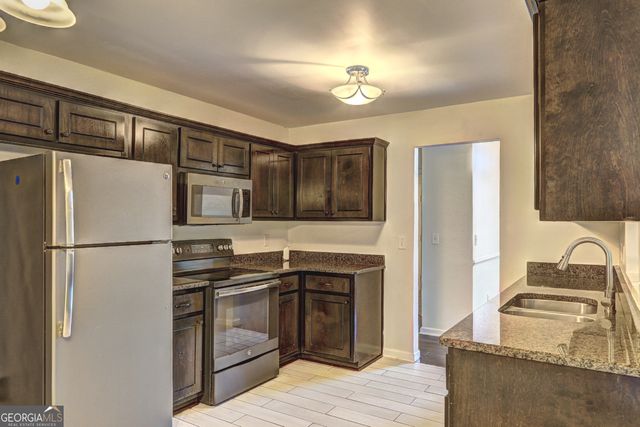 1553 Ravens Run, Jonesboro, GA 30236