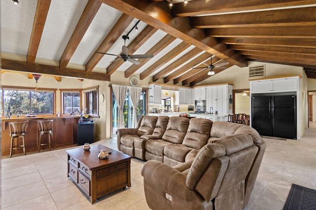 10722 Rawles Rd, Oakdale, CA 95361