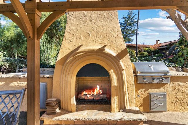 10722 Rawles Rd, Oakdale, CA 95361