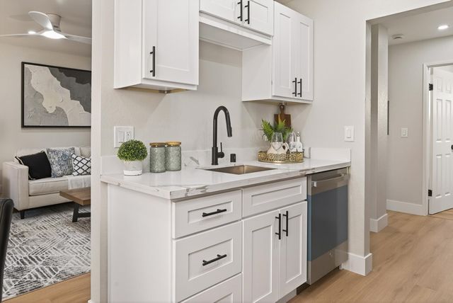 15059 Hesperian Blvd 34, San Leandro, CA 94578