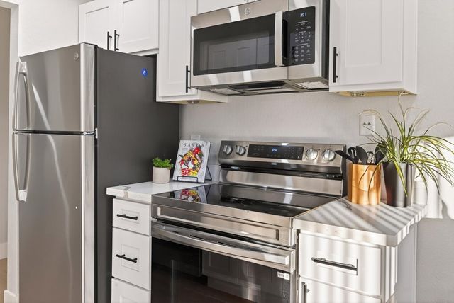 15059 Hesperian Blvd 34, San Leandro, CA 94578