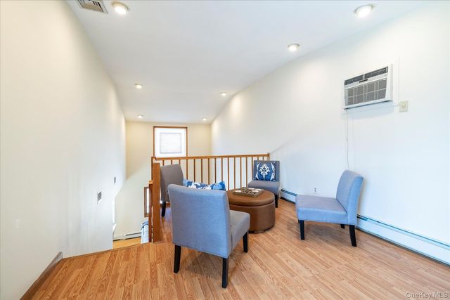 25 Cobalt Lane, Westbury, NY 11590