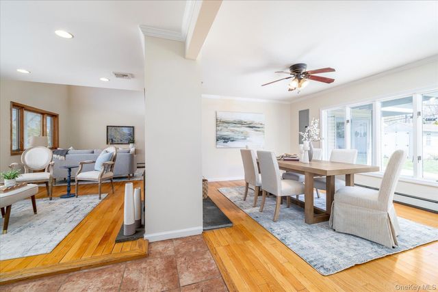 25 Cobalt Lane, Westbury, NY 11590