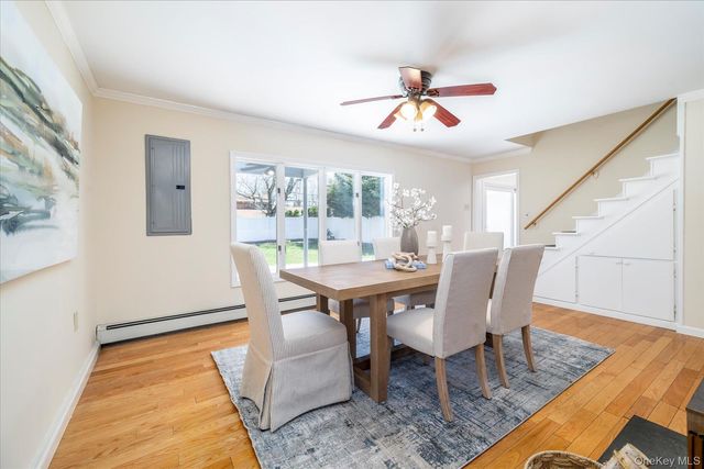 25 Cobalt Lane, Westbury, NY 11590