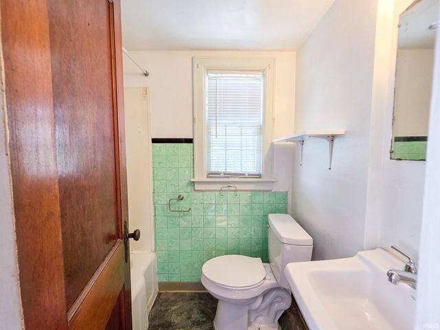 1514 Woodward Avenue, Elkhart, IN 46514