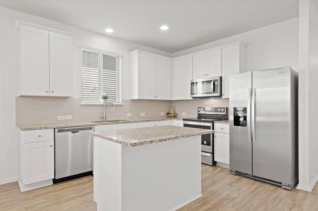 240 Bedford Falls LN, Jarrell, TX 76537