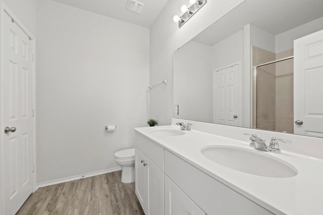 240 Bedford Falls LN, Jarrell, TX 76537