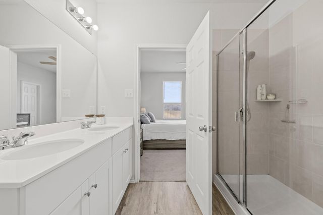 240 Bedford Falls LN, Jarrell, TX 76537