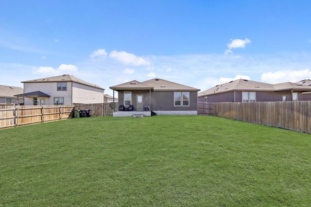 240 Bedford Falls LN, Jarrell, TX 76537