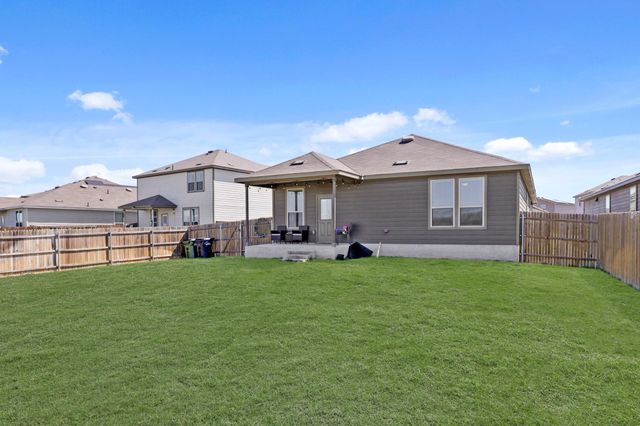 240 Bedford Falls LN, Jarrell, TX 76537