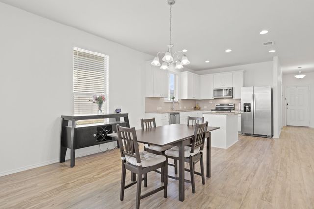 240 Bedford Falls LN, Jarrell, TX 76537