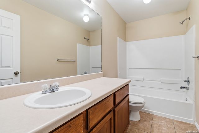 10718 Mathom Landing, Universal City, TX 78148