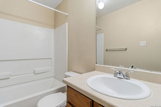 10718 Mathom Landing, Universal City, TX 78148