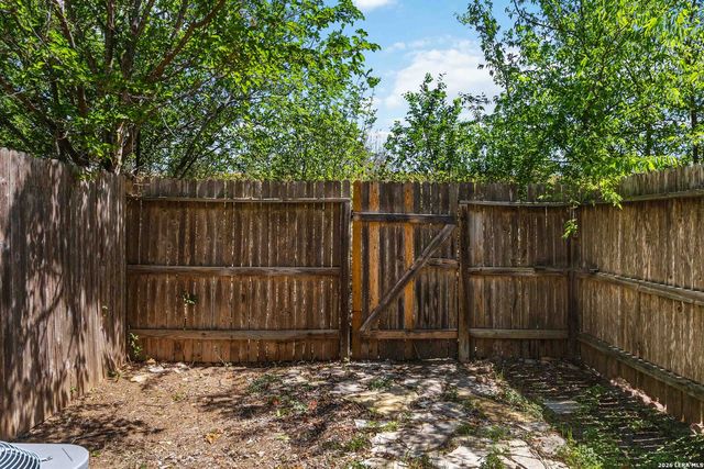 10718 Mathom Landing, Universal City, TX 78148