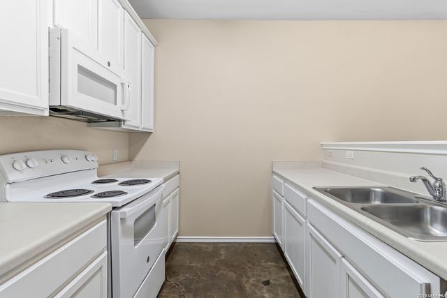 10718 Mathom Landing, Universal City, TX 78148