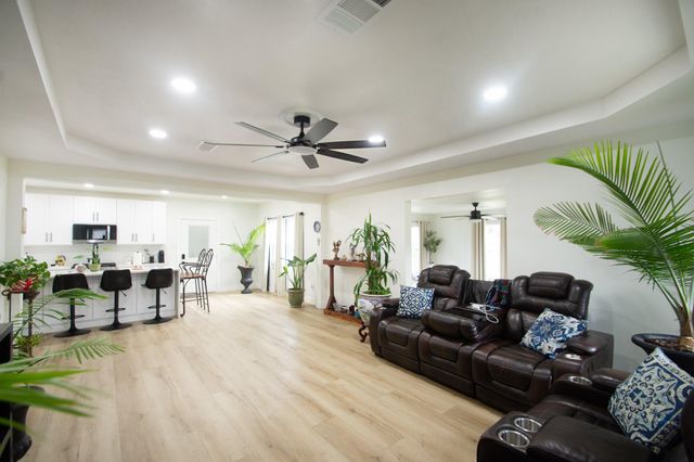 2930 W Shane Street, Alvin, TX 77511