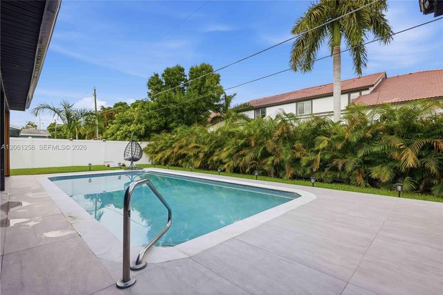 2411 NW 98th Avenue, Sunrise, FL 33322