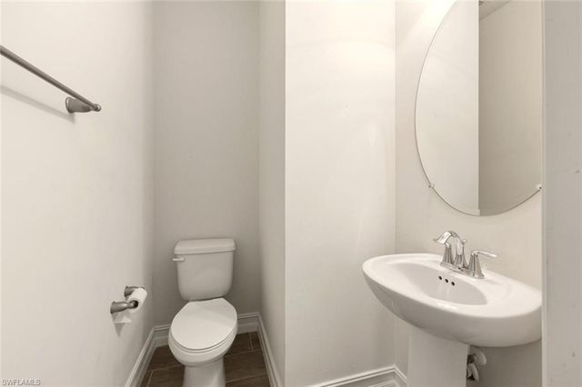 7923 BRISTOL CIR, Naples, FL 34120