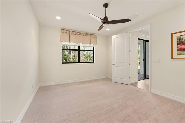 7923 BRISTOL CIR, Naples, FL 34120