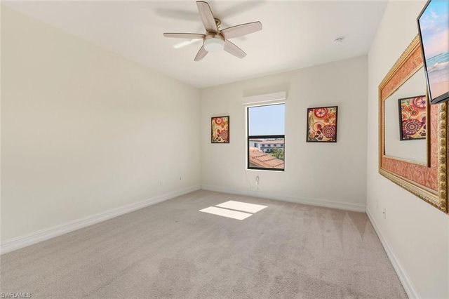 7923 BRISTOL CIR, Naples, FL 34120