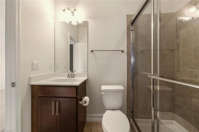 7923 BRISTOL CIR, Naples, FL 34120