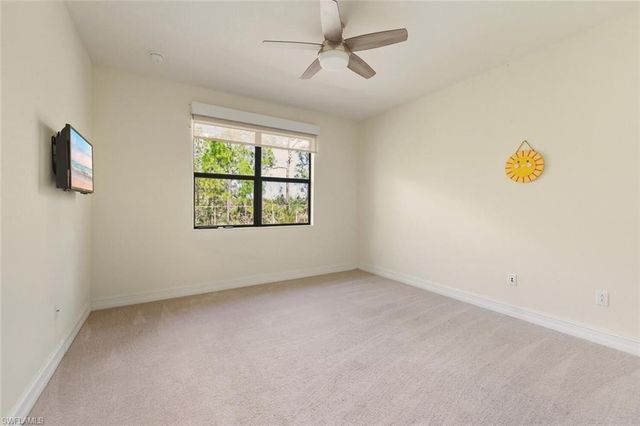 7923 BRISTOL CIR, Naples, FL 34120