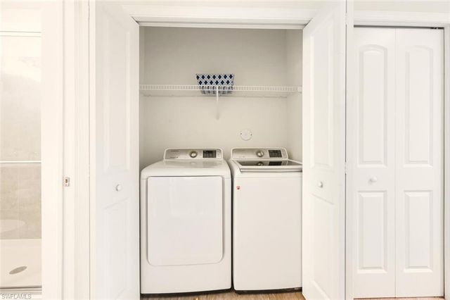 7923 BRISTOL CIR, Naples, FL 34120