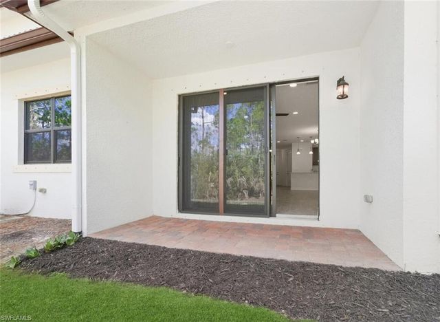 7923 BRISTOL CIR, Naples, FL 34120